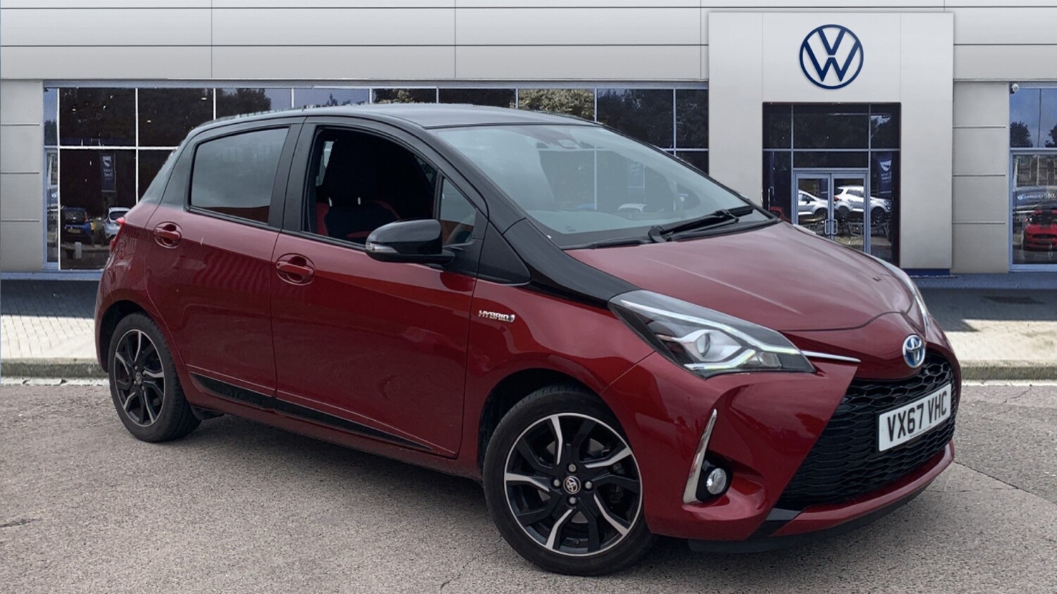 Used Toyota Yaris 15 Hybrid Red Bi Tone 5dr Cvt Hybrid Hatchback For